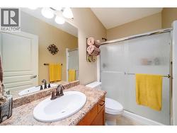 4pce bath lower floor - 