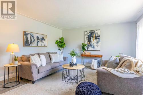 40 KERMAN AVENUE  Grimsby, ON L3M 3W5