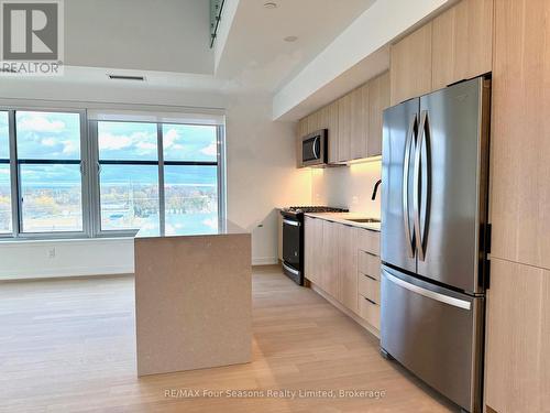 604 - 31 Huron Street, Collingwood, ON - Indoor Photo Showing Kitchen
