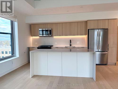 604 - 31 Huron Street, Collingwood, ON - Indoor Photo Showing Kitchen