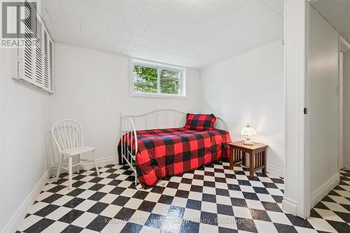 7828 Sixth Line E, Centre Wellington (Elora/Salem), ON - Indoor Photo Showing Bedroom