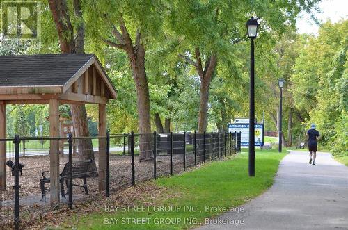 728 SUNNYPOINT DRIVE  Newmarket, ON L3Y 2Z8