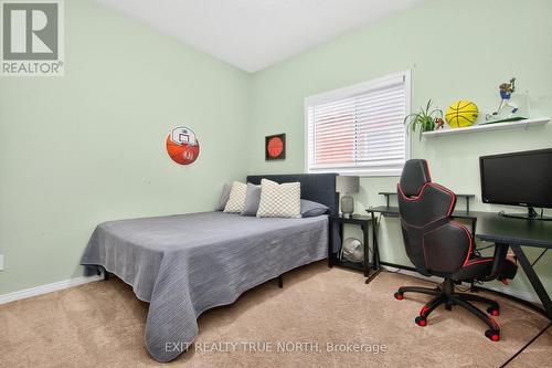59 Edwards Drive, Barrie, ON - Indoor Photo Showing Bedroom