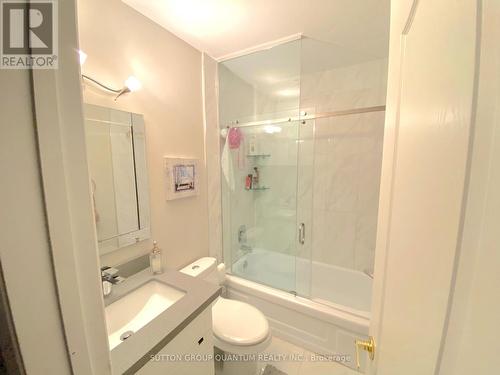 5477 Schueller Crescent, Burlington, ON - Indoor Photo Showing Bathroom