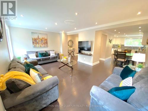 5477 Schueller Crescent, Burlington, ON - Indoor Photo Showing Living Room