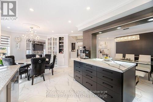 923 Bristol Road W, Mississauga, ON - Indoor