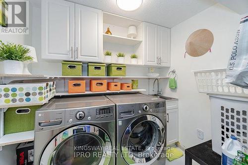 923 Bristol Road W, Mississauga, ON - Indoor Photo Showing Laundry Room