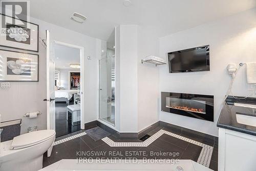 923 Bristol Road W, Mississauga, ON - Indoor With Fireplace