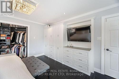 923 Bristol Road W, Mississauga, ON - Indoor