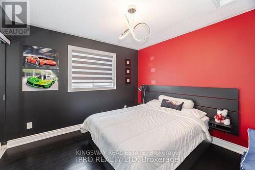923 Bristol Road W, Mississauga, ON - Indoor Photo Showing Bedroom