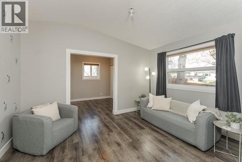 2941 Bessborough Avenue, Prince George, BC - Indoor Photo Showing Living Room