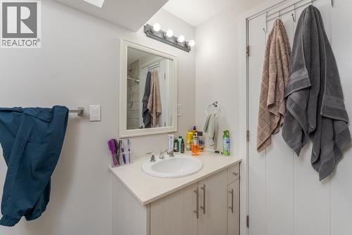2941 Bessborough Avenue, Prince George, BC - Indoor Photo Showing Bathroom