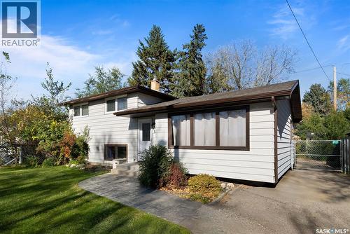 131 Daffodil Crescent, Regina, SK - Outdoor