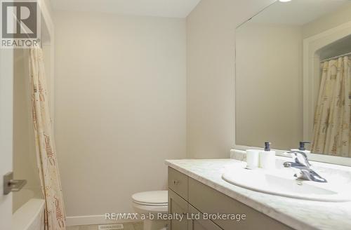 109 Denrich Avenue, Tillsonburg, ON - Indoor Photo Showing Bathroom