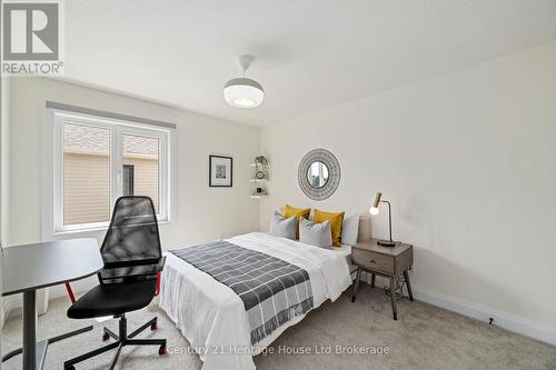 2363 Bakervilla Street, London South (South V), ON - Indoor Photo Showing Bedroom