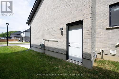 2363 Bakervilla Street, London South (South V), ON - Outdoor With Exterior