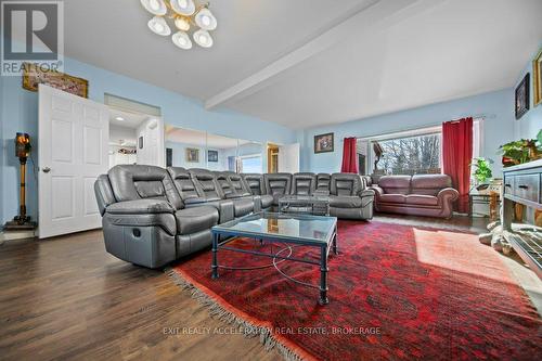 8061 County Rd 2, Greater Napanee (Greater Napanee), ON - Indoor Photo Showing Living Room