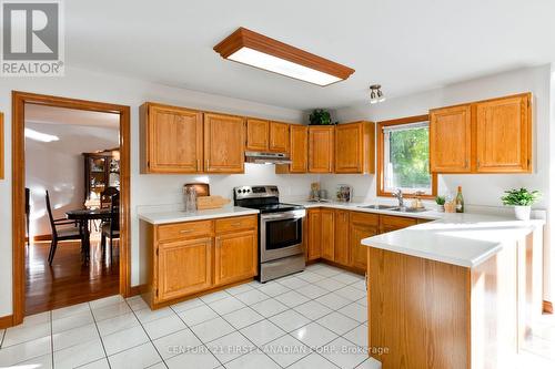 47 Carriage Hill Crescent, London North (North G), ON - Indoor Photo Showing Kitchen With Double Sink