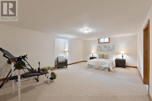 47 Carriage Hill Crescent, London North (North G), ON - Indoor Photo Showing Bedroom