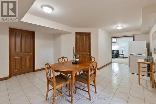 47 Carriage Hill Crescent, London North (North G), ON - Indoor Photo Showing Dining Room