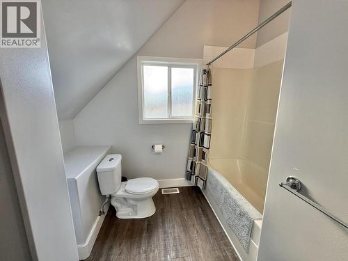 1504 Brookside Park, Quesnel, BC - Indoor Photo Showing Bathroom