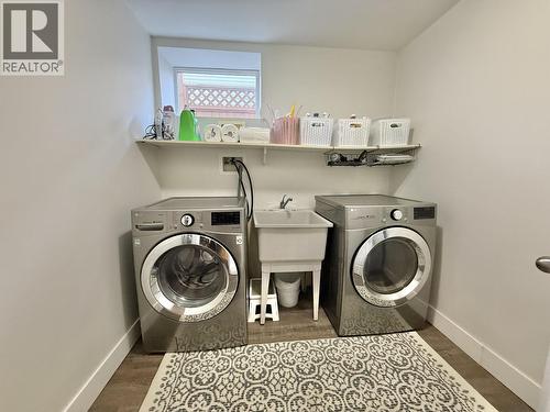1504 Brookside Park, Quesnel, BC - Indoor Photo Showing Laundry Room