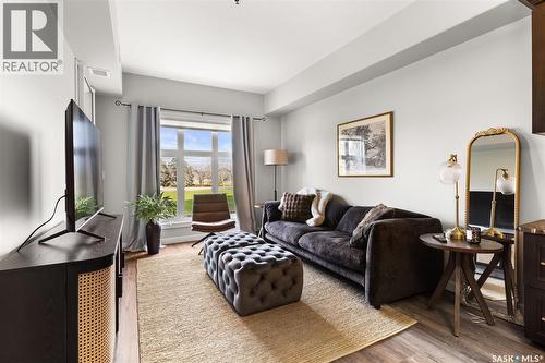 111 1220 Blackfoot Drive, Regina, SK - Indoor Photo Showing Living Room