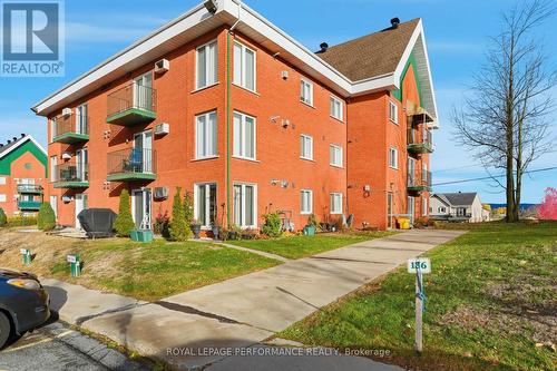 18 - 1101 Clement Street, Hawkesbury, ON - Outdoor