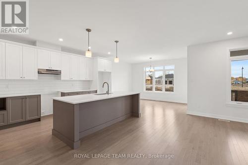 1039 Moore Street, Brockville, ON - Indoor Photo Showing Kitchen With Upgraded Kitchen