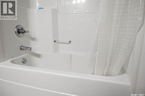 265 Magee Crescent, Regina, SK - Indoor Photo Showing Bathroom