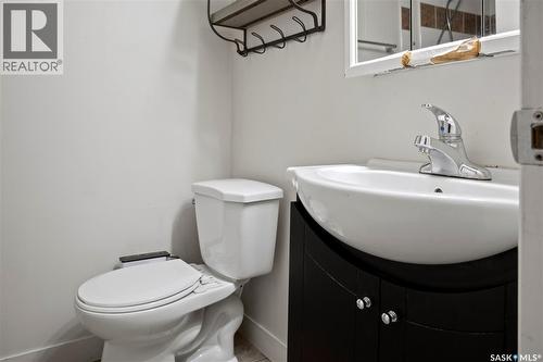 265 Magee Crescent, Regina, SK - Indoor Photo Showing Bathroom