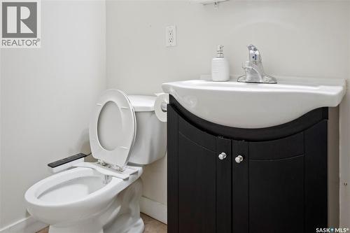 265 Magee Crescent, Regina, SK - Indoor Photo Showing Bathroom
