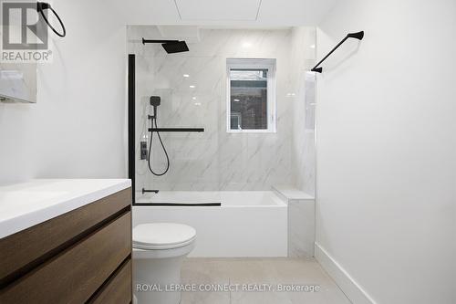 16 Rosemount Avenue, Toronto, ON - Indoor Photo Showing Bathroom