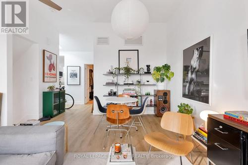 16 Rosemount Avenue, Toronto, ON - Indoor