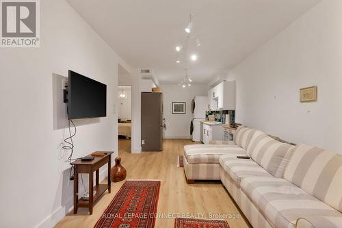 16 Rosemount Avenue, Toronto, ON - Indoor Photo Showing Living Room