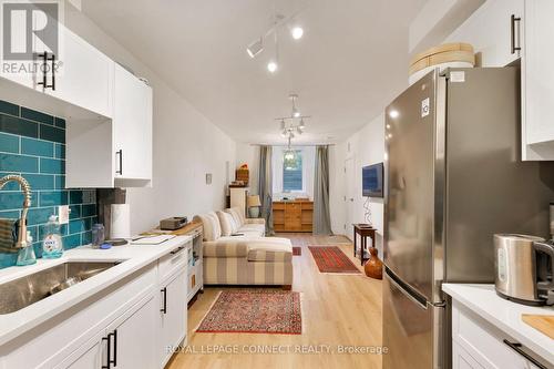 16 Rosemount Avenue, Toronto, ON - Indoor Photo Showing Kitchen