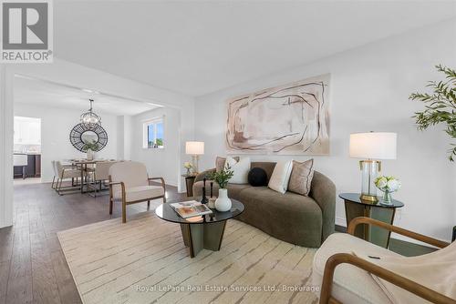 2938 Mulberry Drive, Oakville (Cv Clearview), ON - Indoor Photo Showing Living Room