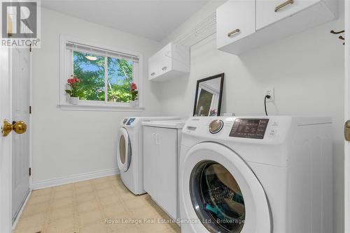 2938 Mulberry Drive, Oakville (Cv Clearview), ON - Indoor Photo Showing Laundry Room