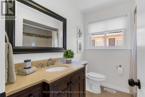 2938 Mulberry Drive, Oakville (Cv Clearview), ON - Indoor Photo Showing Bathroom