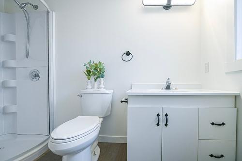 4982 Spruce Avenue, Canal Flats, BC 