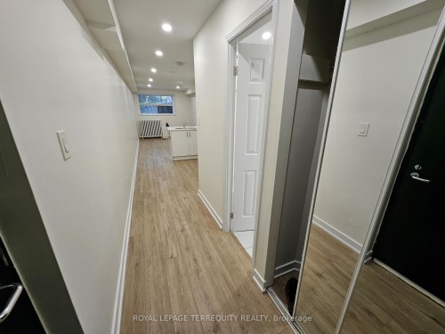 7-450 Arlington Avenue, Toronto, ON - Indoor Photo Showing Other Room