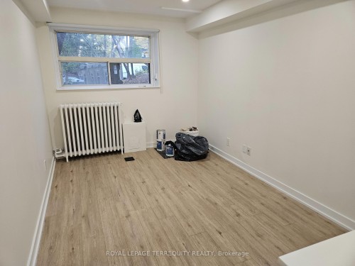 7-450 Arlington Avenue, Toronto, ON - Indoor Photo Showing Other Room