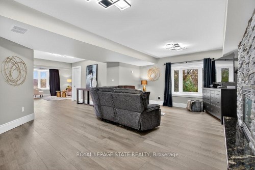 74 Green Mountain Road E, Hamilton, ON - Indoor