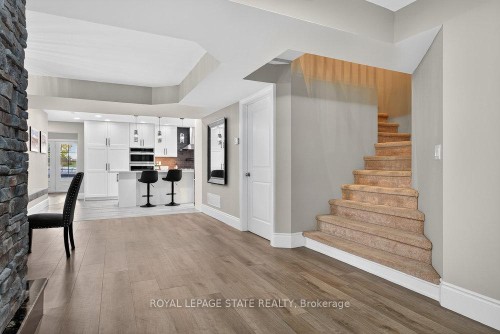 74 Green Mountain Road E, Hamilton, ON - Indoor Photo Showing Other Room