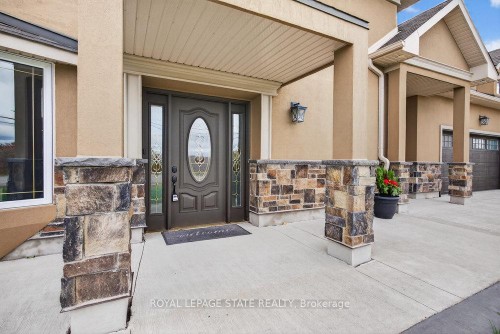 74 Green Mountain Road E, Hamilton, ON - Outdoor