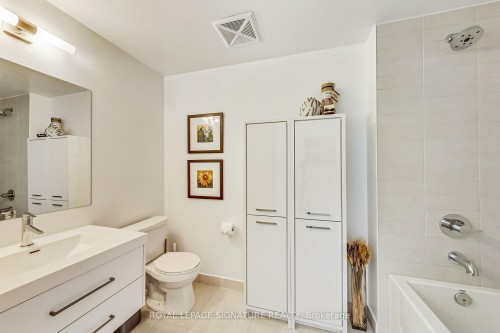 4002-403 Church Street, Toronto, ON - Indoor Photo Showing Bathroom