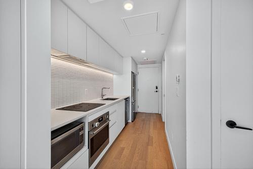 Kitchen - 4916-1210 Rue Jeanne-Mance, Montréal (Ville-Marie), QC - Indoor Photo Showing Kitchen With Upgraded Kitchen