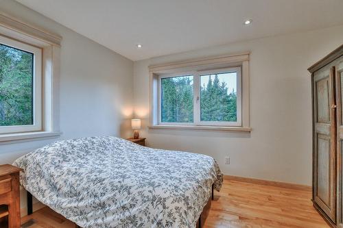 Bedroom - 2466 Rue St-Adolphe, Val-David, QC - Indoor Photo Showing Bedroom