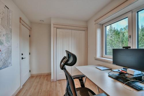 Bedroom - 2466 Rue St-Adolphe, Val-David, QC - Indoor Photo Showing Office