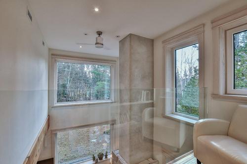 Passageway - 2466 Rue St-Adolphe, Val-David, QC - Indoor